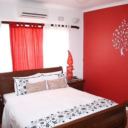Sunflower Court Bed And Breakfast Габороне Экстерьер фото
